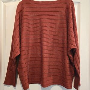 Cyrus Women's Scoop Neck Sweater in Rust